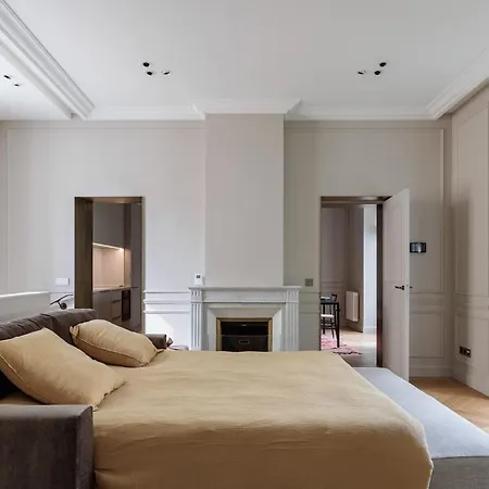 Appartamento A Mini-suite For 2, In A Setting Parigi