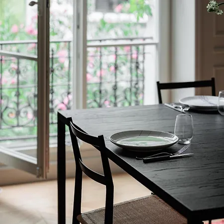 A Mini-suite For 2, In A Setting * Parigi